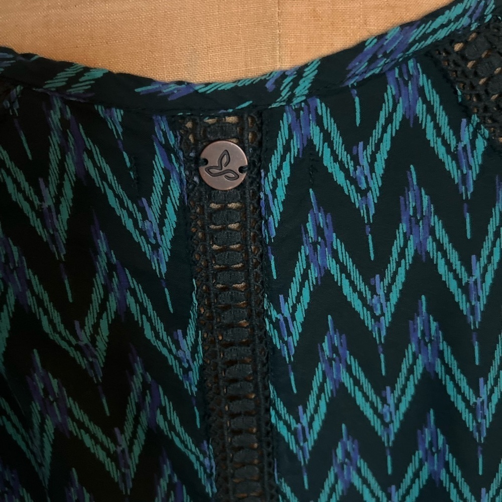 Women's Prana blouse navy and greens size xl - Picture 7 of 8